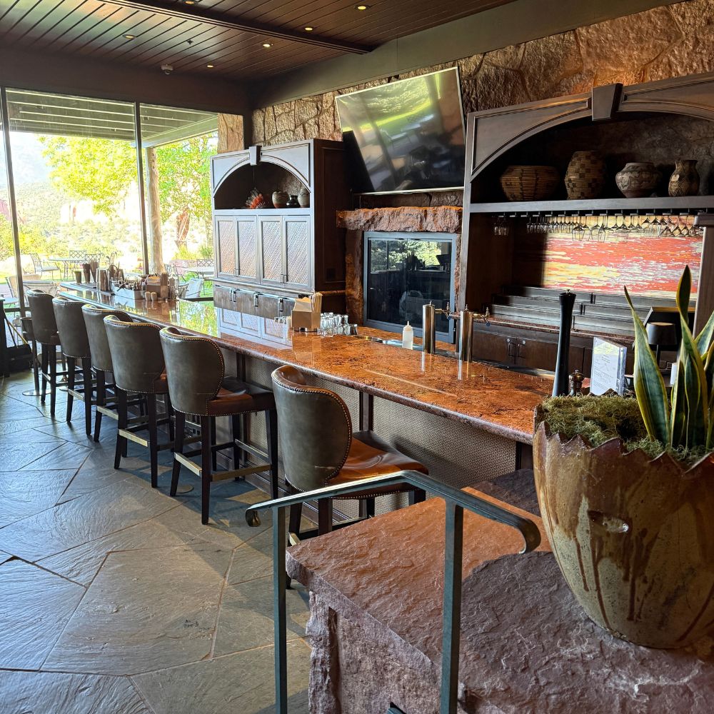 Garden of the Gods Resort Rocks Lounge bar seating